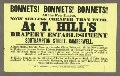 Motorhjelmer! Motorhjelmer! Motorhjelmer! ved T Hills, Southampton Street, Camberwell, London af English School