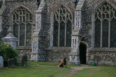 Detailansicht der Südseite der Kirche von English School