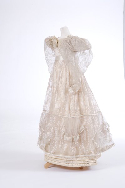 Aftenkjole, 1829 (silke og maskinvævet gaze) af English School