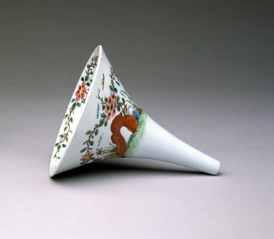 Famille Rose Wine Funnel, Worcester Porcelæn, 1753-55 (emaljeret porcelæn) af English School