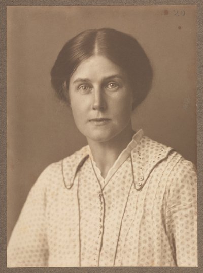 Harriet Weaver, oktober 1916 (sepia foto) af English School