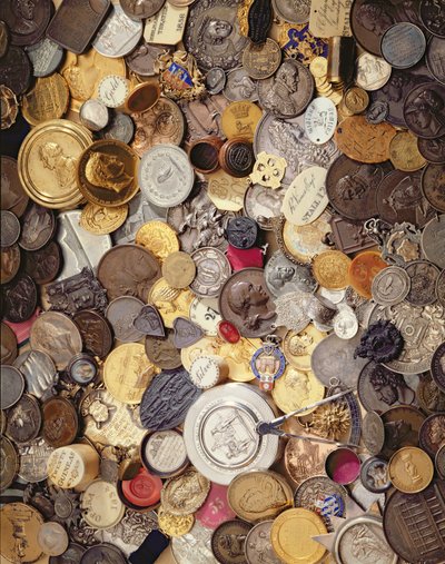 Historiske medaljer, mønter og mærker, 1600-1900 af English School