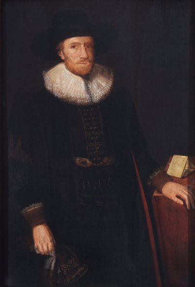 Miles Newton med et brev i hånden af English School