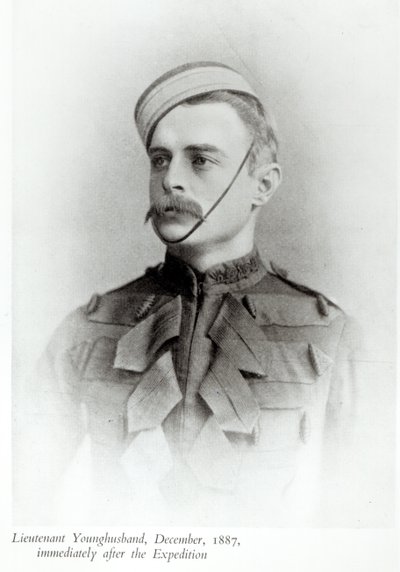 Fotografi af Sir Francis Younghusband (1863-1942) i 1887 fra 