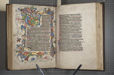 Psalter med Sarum brugskalender, Fol 72 verso fol 73 recto, c.1425-75 (blæk, maling & guld på vellum) af English School