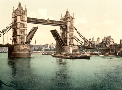Tower Bridge, London (håndfarvet foto) af English School