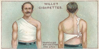 Trekantet bandage til brystet, nr. 37 fra First Aid-serien af Willss Cigarette-kort, 1913 af English School