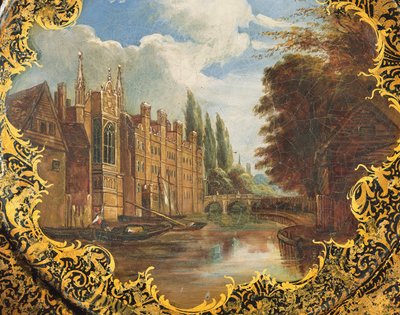 Victoriansk tallerken dekoreret med en scene af St. Johns College, Cambridge, Third Court og dens bro (papier mache) af English School