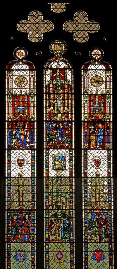 Vindue w31 viser et sammensat vindue med St. Edmund, St. William, St. George, Bebudelse, tilbedelse af Magi af English School