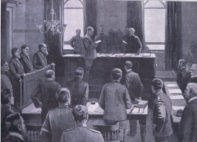 En retssag for forræderi i Bloemfontein, fra After Pretoria: The Guerilla War udgivet af Harmsworth Bros Limited, 1901 af Enoch Ward