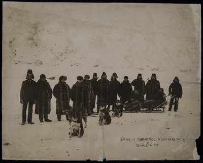 Canadian Bank of Commerce New Years Party, Dawson, Y.T., valokuvaaja, Hegg & Co., päivätty (m/w kuva) af Eric A. Hegg