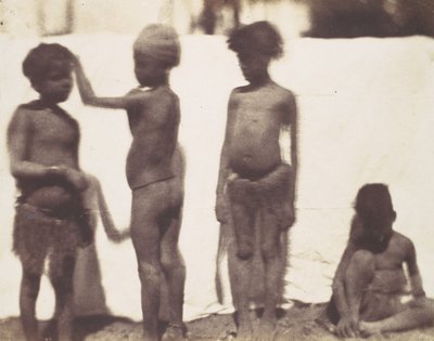 [Børn fra landsbyen Kalabshah, Nubia], 1852. af Ernest Benecke