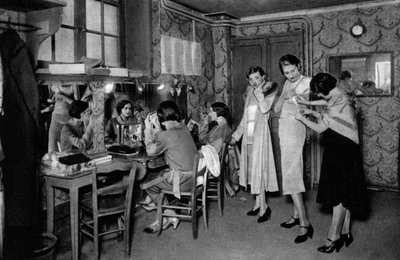 Modeller hos en stor sysmed, Paris, 1931 af Ernest Flammarion