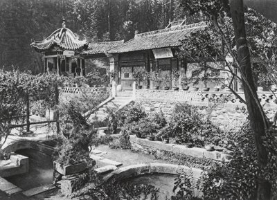 Miao tai tze, Shensi, klosterhaven (s/h-foto) af Ernst Boerschmann
