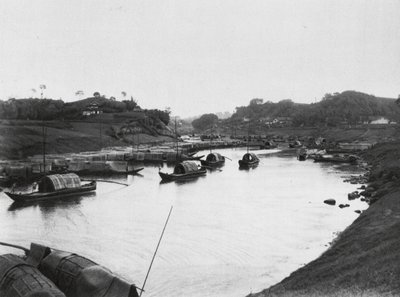 Tzeliutsing, Szechuan, Saltbåde i industrikvarteret ved saltbrøndene (s/h-foto) af Ernst Boerschmann