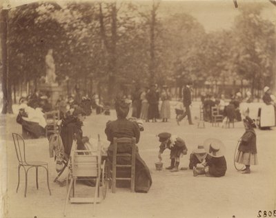 Kvinder og børn i Luxembourghaven af Eugène Atget