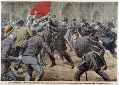 I Lille afviser politiet antiklerikerne, der kommer foran kirken St Maurice for at protestere mod katolikker, der fejrer Jeanne d