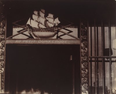 Ved Petit Dunkerque, 3 quai Conti af Eugène Atget