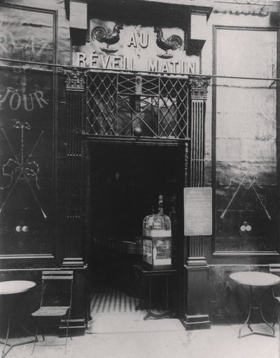 Au Réveil Matin, rue Amelot, 11. arrondissement, Paris af Eugène Atget