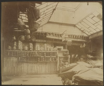 Hôtellerie du Heaume, 5 Rue Pirouette (1°) af Eugène Atget