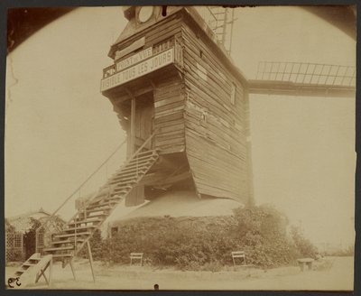 Montmartre, Moulin de la Galette, Rue Lepic af Eugène Atget