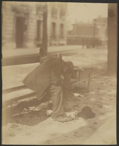 [Seated Vagrant] af Eugène Atget
