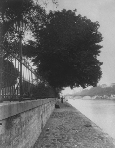Udsigt over Pont des Arts fra Terre-Plein i Pont Neuf, 1911 af Eugène Atget