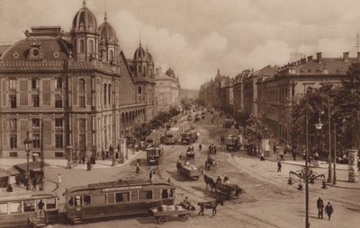 Budapest: Western Palace Courtyard With Terez-Koruttal; Boulevard De Therese Avec Le Gare De L