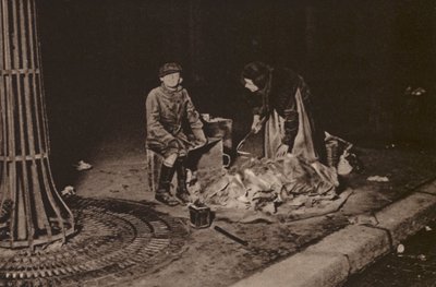 Paris: Chiffonniers; Rag-pickers (s/h-foto) af European Photographer