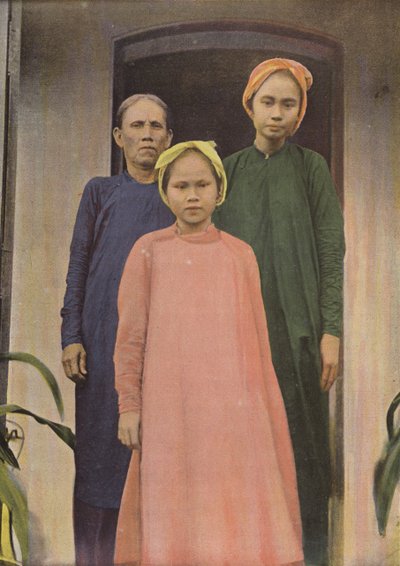 En stedmor og hendes svigerdøtre i Mytho af European Photographer