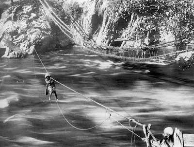 Rope bridge, Jhelum Valley, Kashmir, Indien, c1900. af F. Bremner