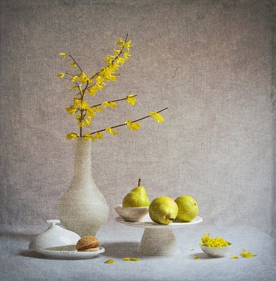 Gule blomster, grønne pærer af Fangping Zhou