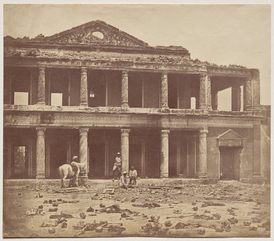 Det indre af Secundra Bagh efter nedslagtningen af 2.000 oprørere af 93. Highlanders og 4. Punjab Regiment af Felice A. Beato
