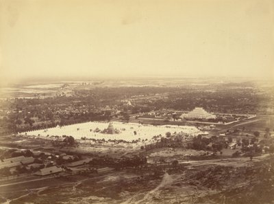 Generelt billede af Mandalay fra Mandalay Hill Viser de 450 pagoder og den uforlignelige pagode af Felice Beato