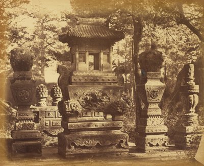 Interiøret i graven på depotet nær Pekin, oktober 1860 af Felice Beato