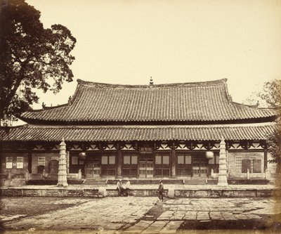 [Tempel i Tartar-kvarteret, Canton, Kina]. af Felice Beato
