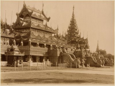 Hman Kyaung eller glasklosteret, Burma, ca. 1890 (albumin-tryk) af Felice Beato