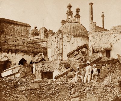 Minen i chutteren Munzil eksploderede af fjenden ved det første angreb af general Havelock, Lucknow af Felice Beato