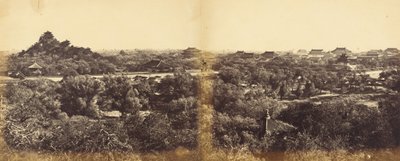 Udsigt over det kejserlige vinterpalads, Pekin, viser den kunstige bakke, 29. oktober 1860, 1860. af Felice Beato