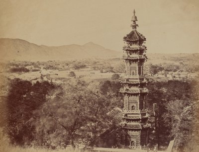 Udsigt over sommerpaladset Yuen Min Yuen, Pekin, der viser pagoden før brændingen, oktober 1860 af Felice Beato
