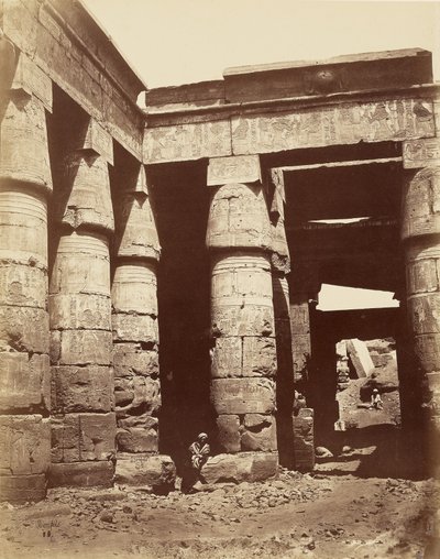 Interiør af den første gård i Ramses III