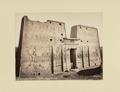 Pylon ved Edfu-templet (Egypten) af Félix Bonfils