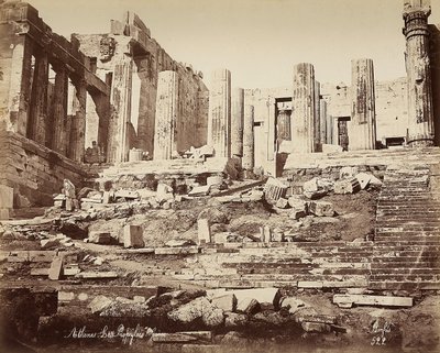 Propylaea af akropolis i Athen af Félix Bonfils