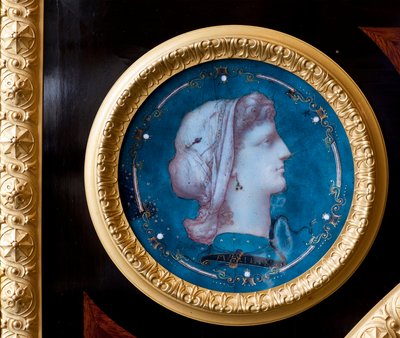 Detalje af et møbel dekorerer Brignole Sale-familiens våbenskjold af ebenisten Guillaume Grohe (1808-1885) efter en tegning af Felix Duban (1798-1870). Lejligheder af Maria Brignole Sale De Ferrari, hertuginde af Galliera (1811-1888), furn af Felix Louis Jacques Duban