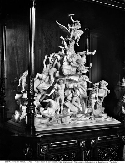 Jupiter rammer titanerne med lyn, ca. 1800-12 (porcelæn) af Filippo Tagliolini