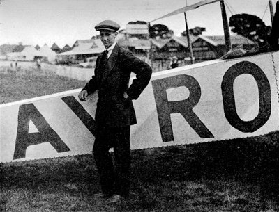 The Aerial Derby: Piloten på Avro, Mr FP Raynham, 1913 1934. af Flight Photo
