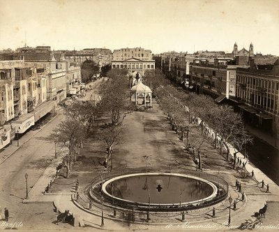 Alexandria, Egypten: Konsulernes Plads med en stor rund springvand af Félix Bonfils