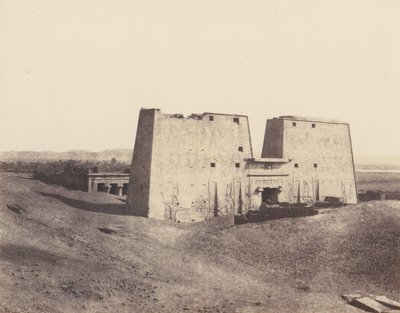 Edfu Apollonopolis Magna, General View of Temple, 1851-52, trykt 1853-54. af Félix Teynard