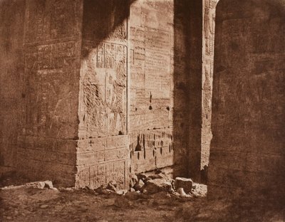 Første pylon - fransk inskription udskåret på den østlige forfang ved punkt H, Island of Fila.., 1851 af Félix Teynard
