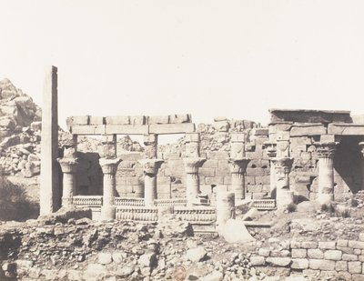 Ile de Fileh Philæ, edifice du Sud et Partie de la Colonnade Occiden..., 1851-52, trykt 1853-54. af Félix Teynard